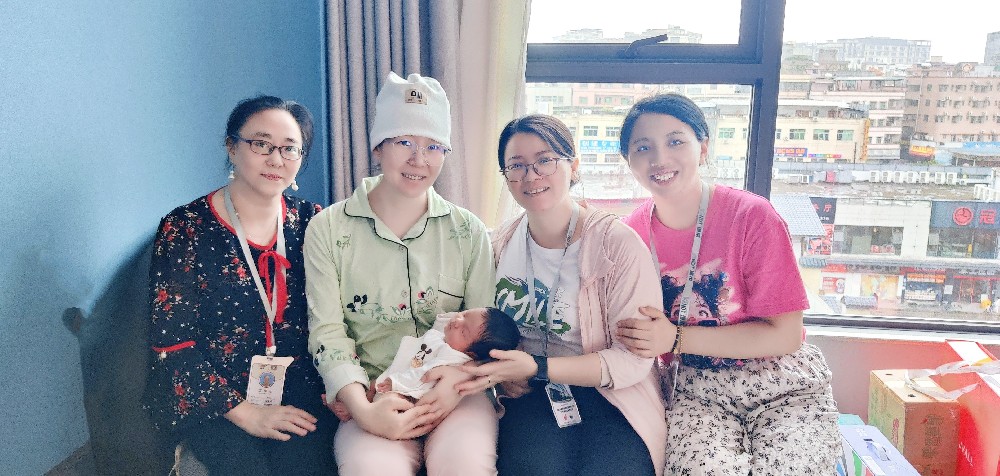 深圳微視：以愛之名，慰問生育女職工